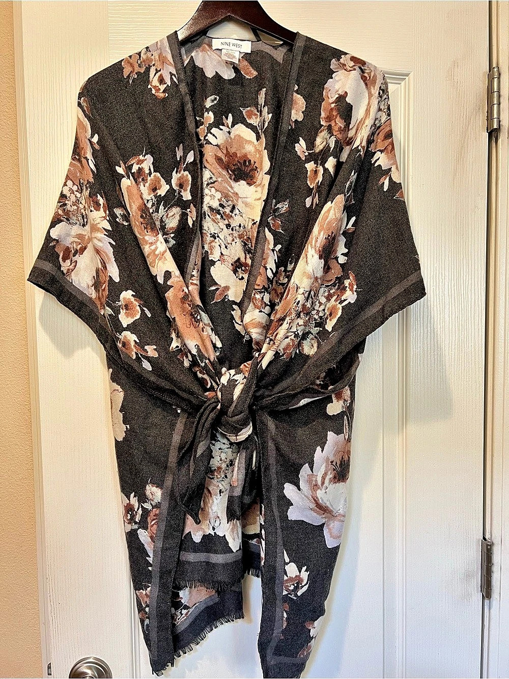 Cottage Core/Coquette Floral Kimono in Charcoal Gray, Cream, Brown & Pink